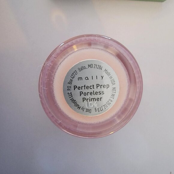 8 Piece Mally Makeup Cosmetics Bundle Lot in a Gift Box - Picture 12 of 13